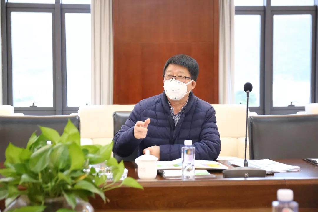 448c026adae3a9184c36b8172e5df925