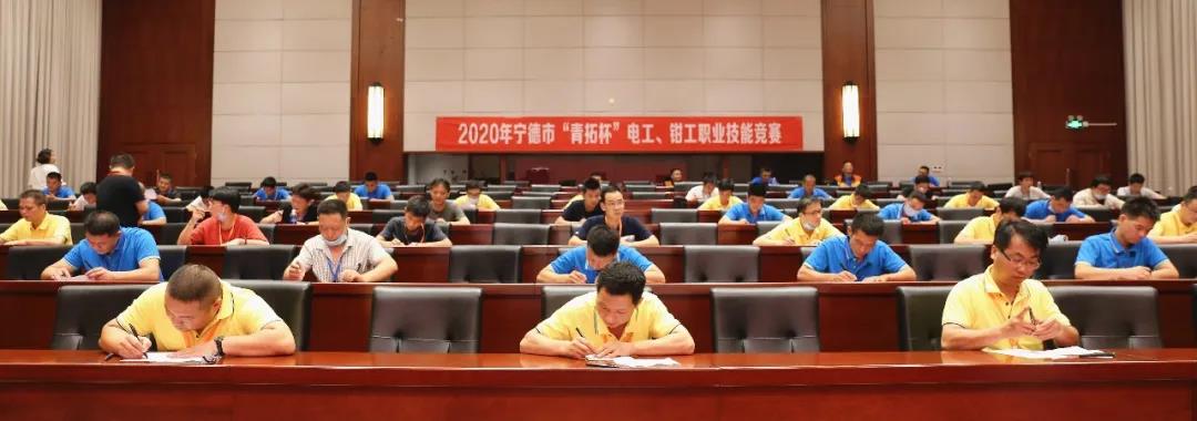 015b7e7cd53af3bbbe6cea3cdc5c06d9